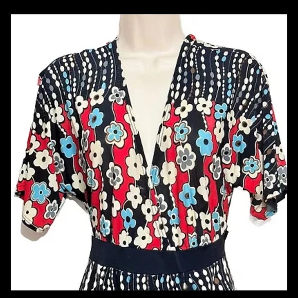 Charlotte Russe Juniors Floral Print Dress M Black Red Deep V-Neck Knee Length - Picture 3 of 13